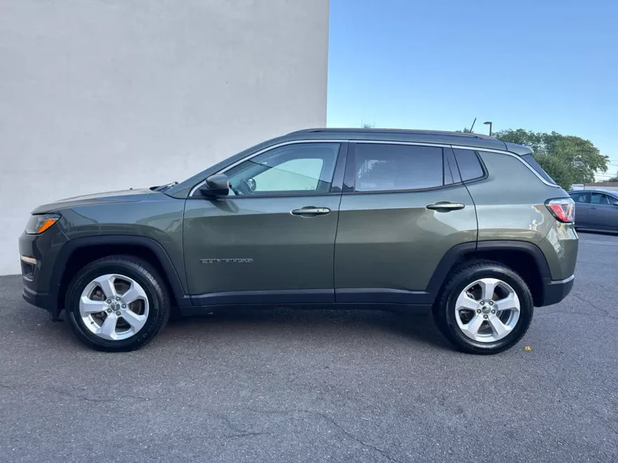 2020 Jeep Compass Latitude photo 1