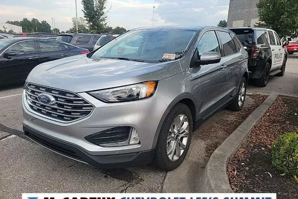 2024 Ford Edge Titanium photo 1