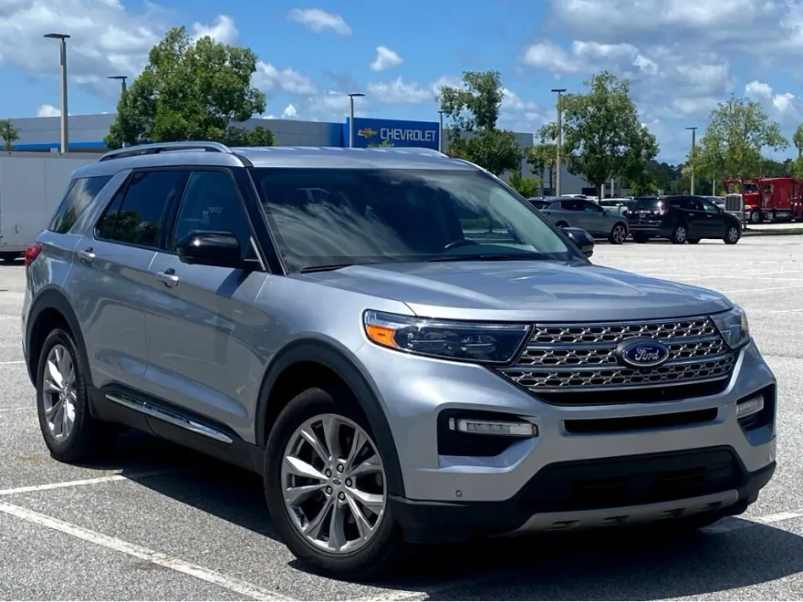 2023 Ford Explorer Limited photo 1