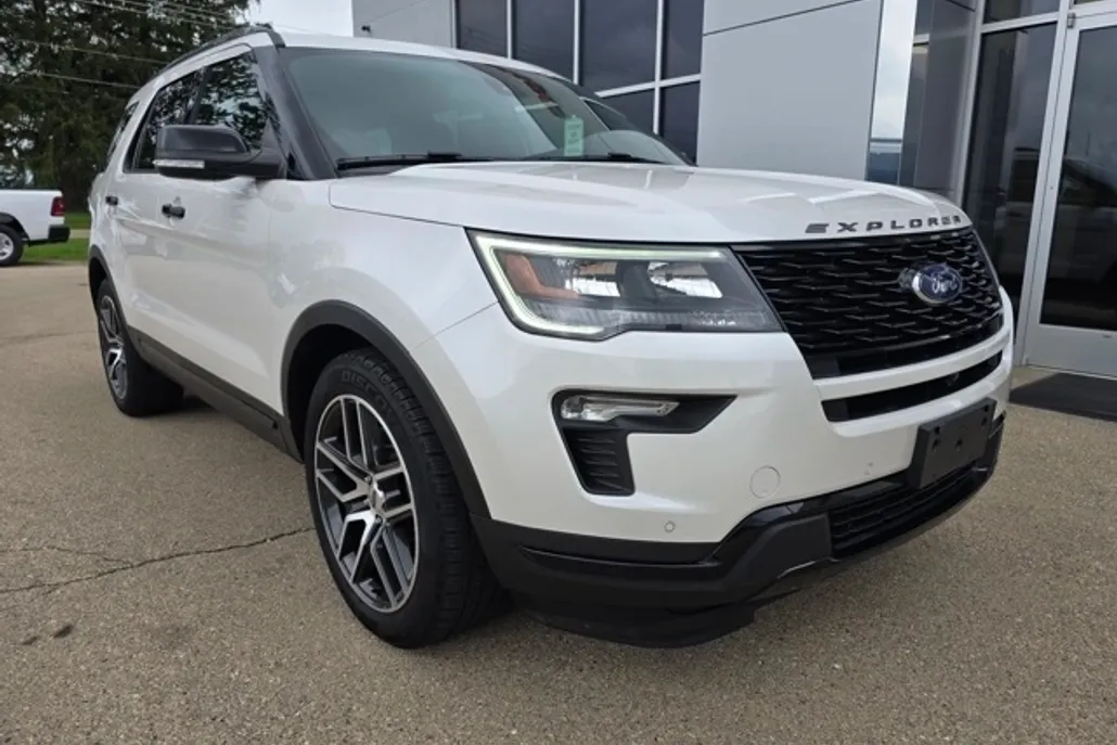 2019 Ford Explorer Sport photo 1