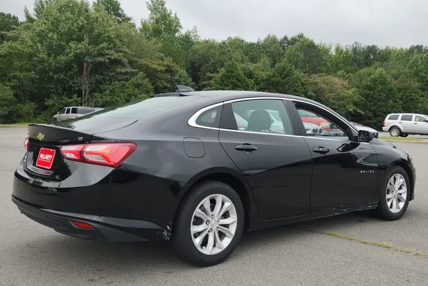 2022 Chevrolet Malibu 1LT photo 1