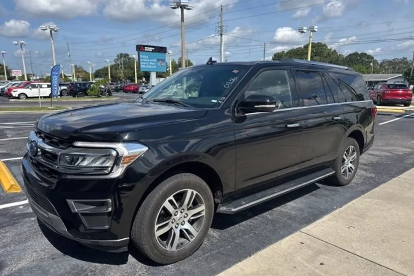 2023 Ford Expedition MAX Limited photo 1