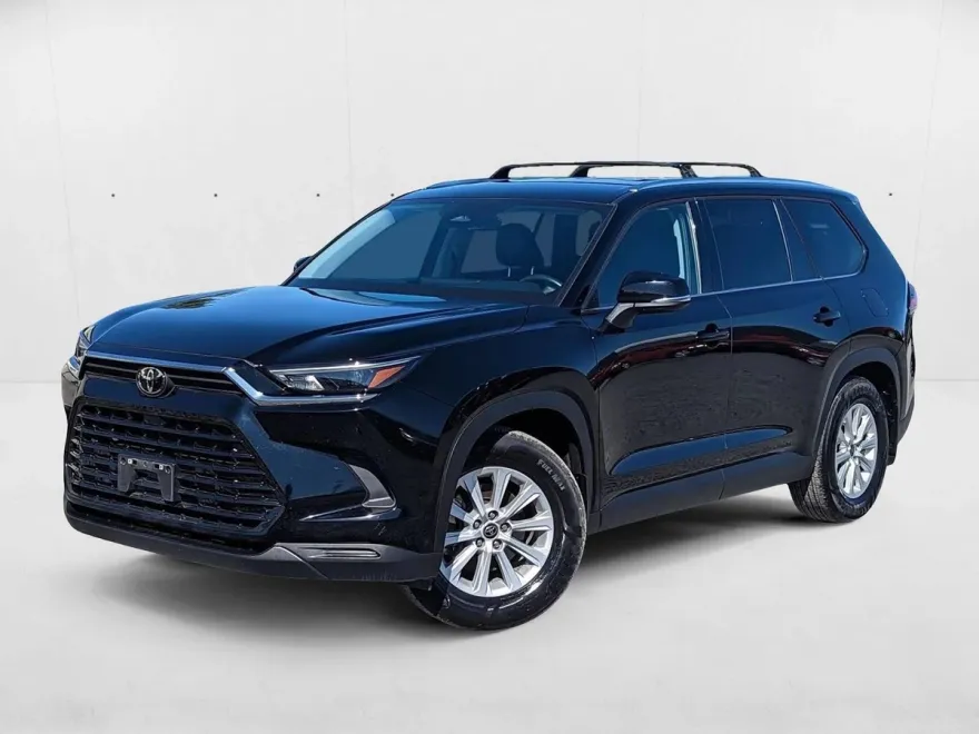 2024 Toyota Grand Highlander XLE photo 1