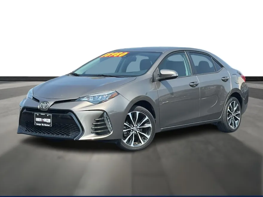 2019 Toyota Corolla XLE photo 1