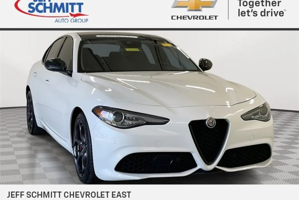 2019 Alfa Romeo Giulia Ti Sport photo 1