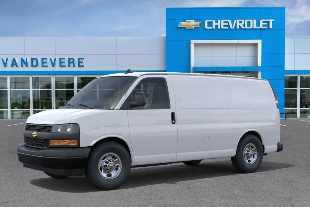 2025 Chevrolet Express Cargo 3500 photo 1