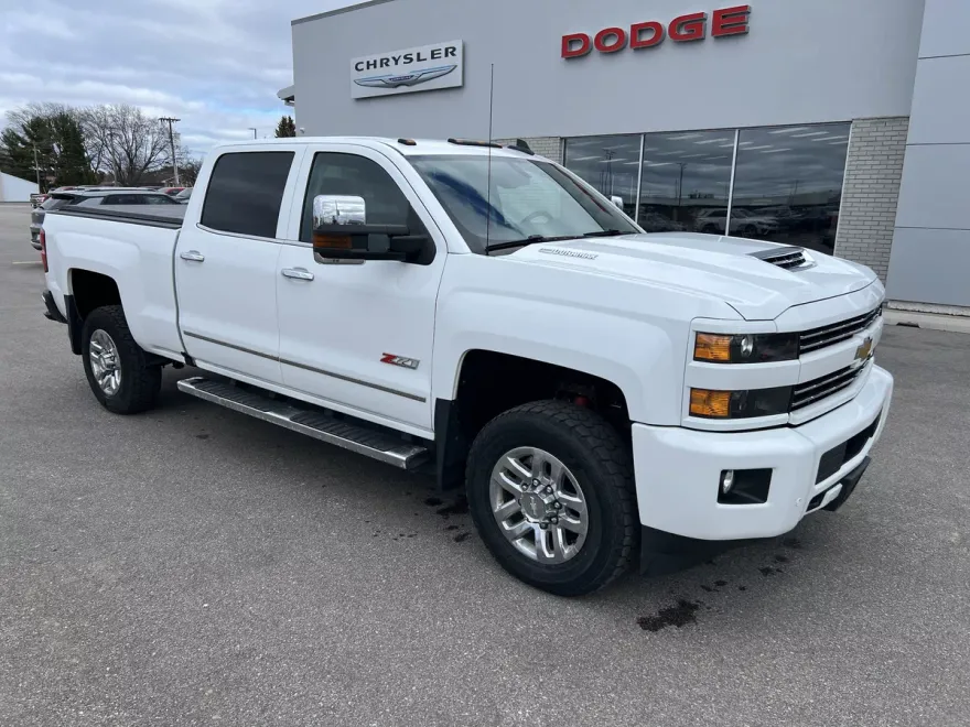 2017 Chevrolet Silverado 3500HD LTZ photo 1