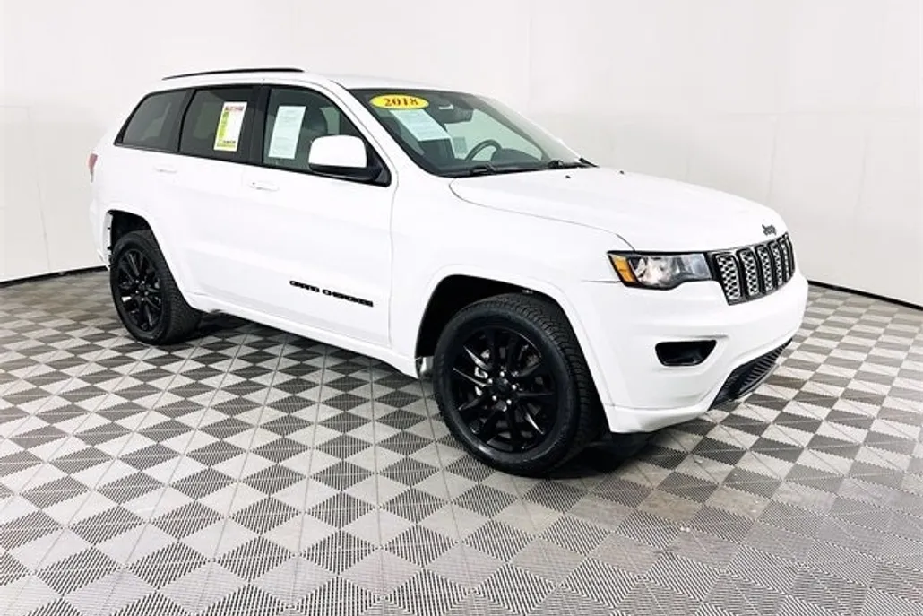 2018 Jeep Grand Cherokee Altitude photo 1