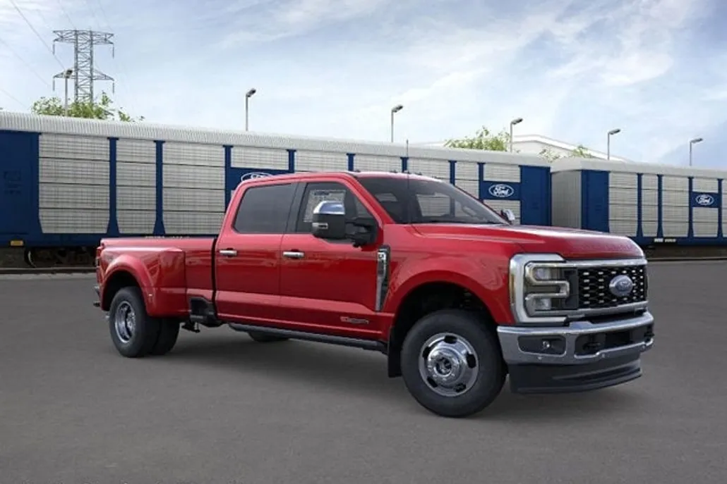 2026 Ford F-350 Lariat photo 1
