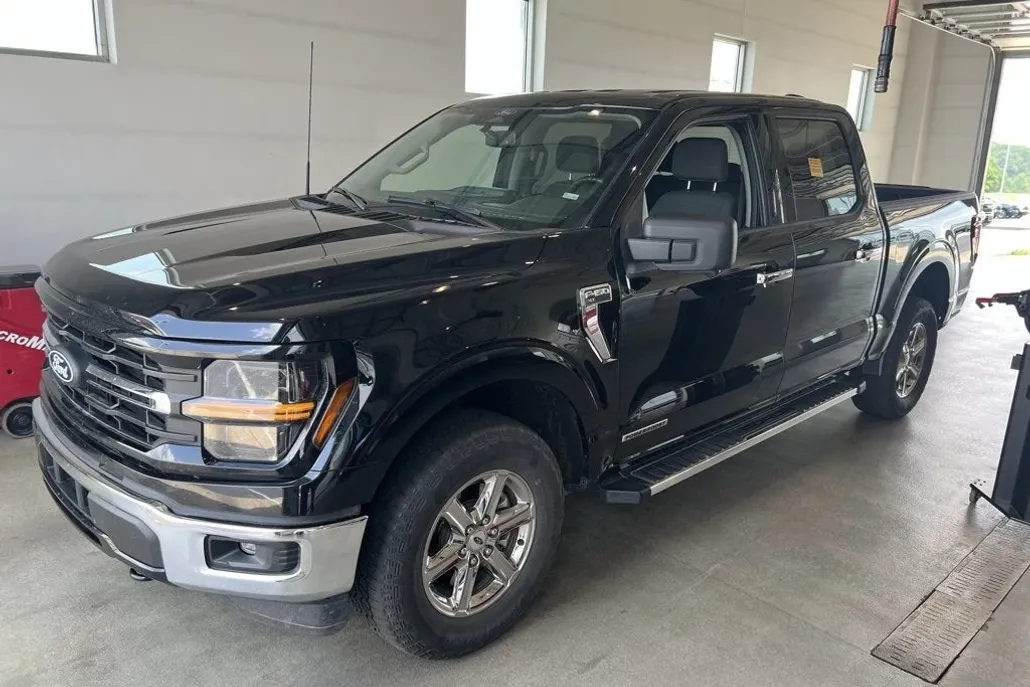 2024 Ford F-150 XLT photo 1