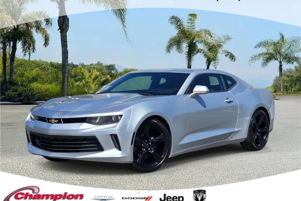 2018 Chevrolet Camaro 1LT photo 1