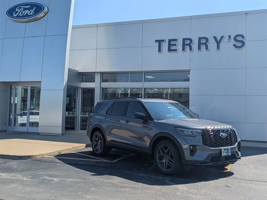 2025 Ford Explorer ST-Line photo 1