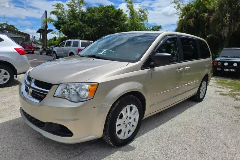 2014 Dodge Grand Caravan SE photo 1