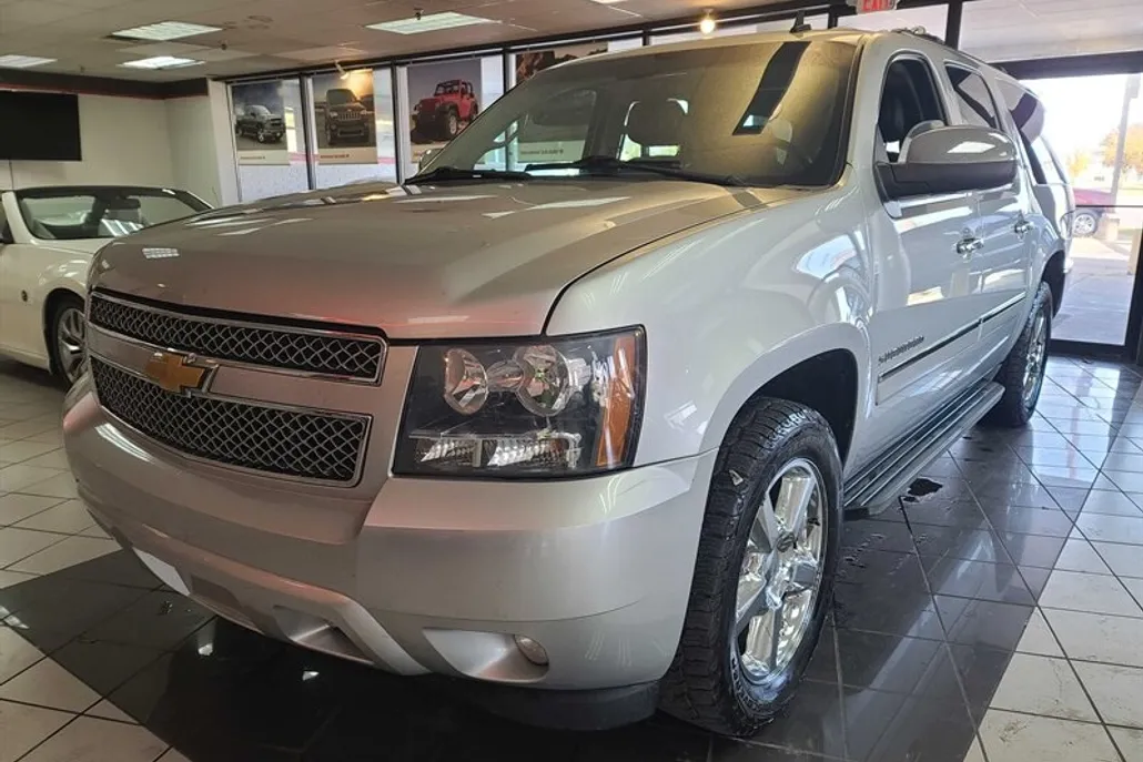 2013 Chevrolet Suburban LTZ photo 1