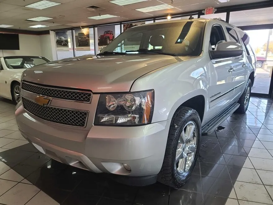 2013 Chevrolet Suburban LTZ photo 1