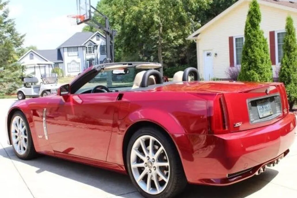 2009 Cadillac XLR photo 1