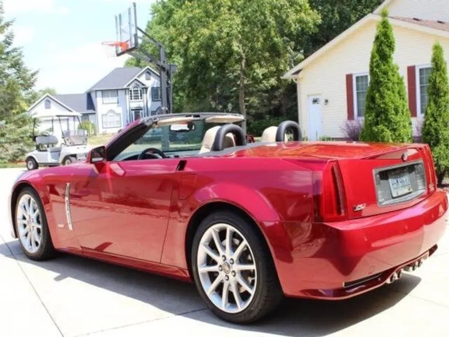 2009 Cadillac XLR photo 1