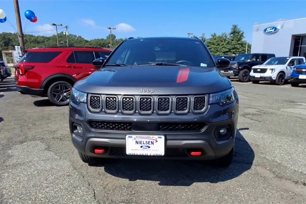 2023 Jeep Compass Trailhawk photo 1