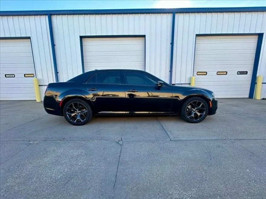 2022 Chrysler 300 S photo 1