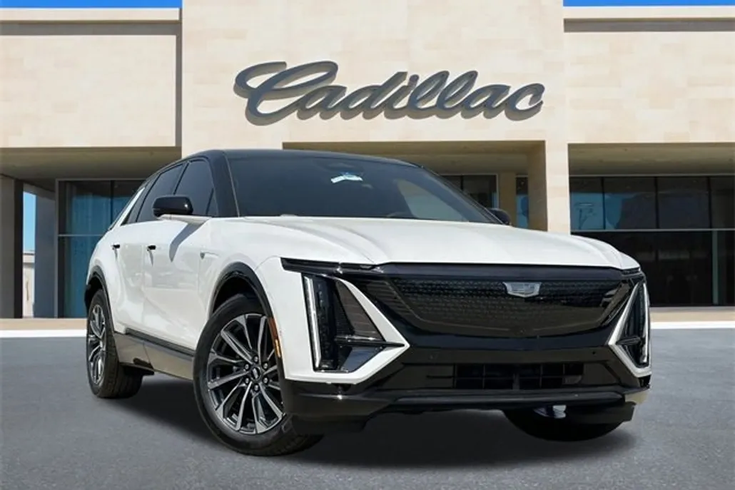 2025 Cadillac Lyriq Sport photo 1