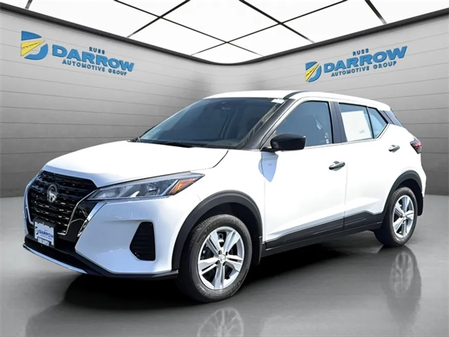2025 Nissan Kicks Play S photo 1