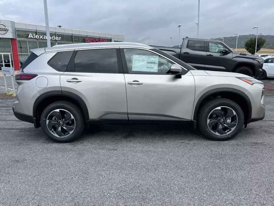 2026 Nissan Rogue SV photo 1