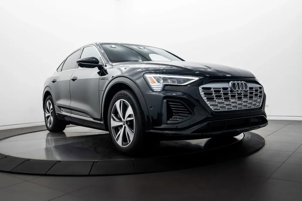 2024 Audi Q8 E-tron line Premium Plus photo 1
