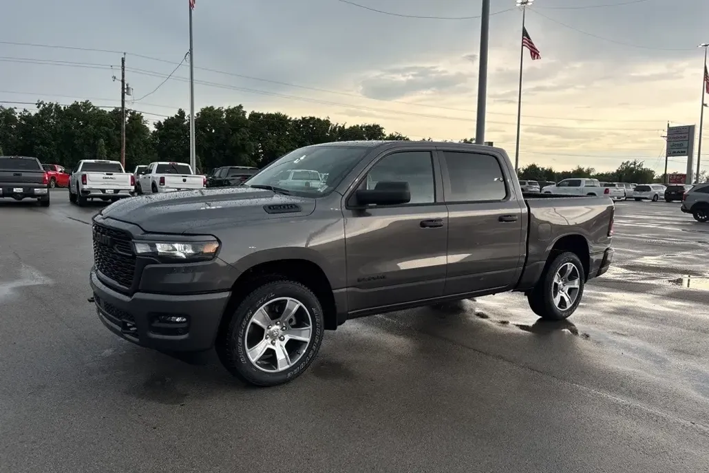 2025 Ram 1500 Tradesman photo 1