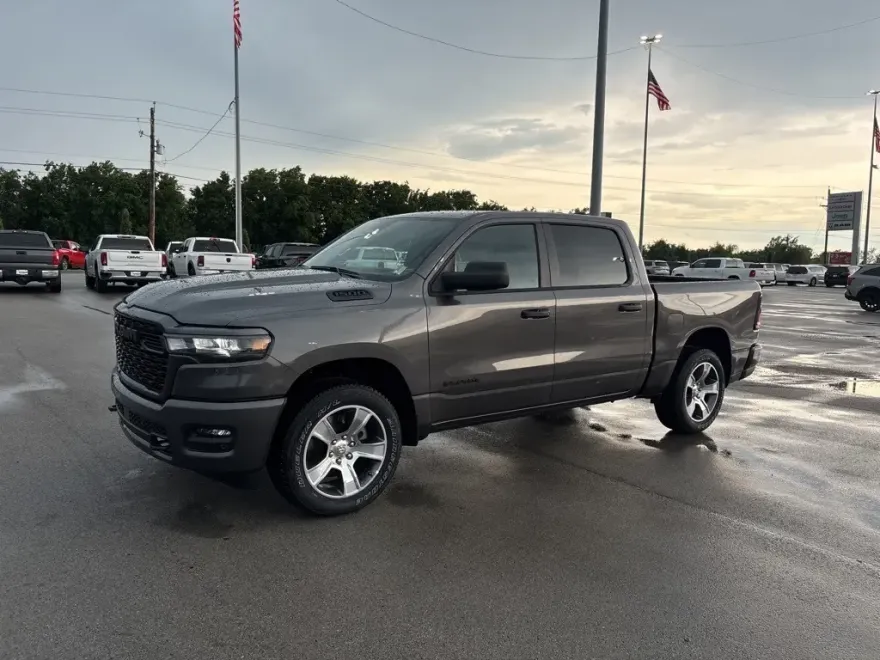 2025 Ram 1500 Tradesman photo 1