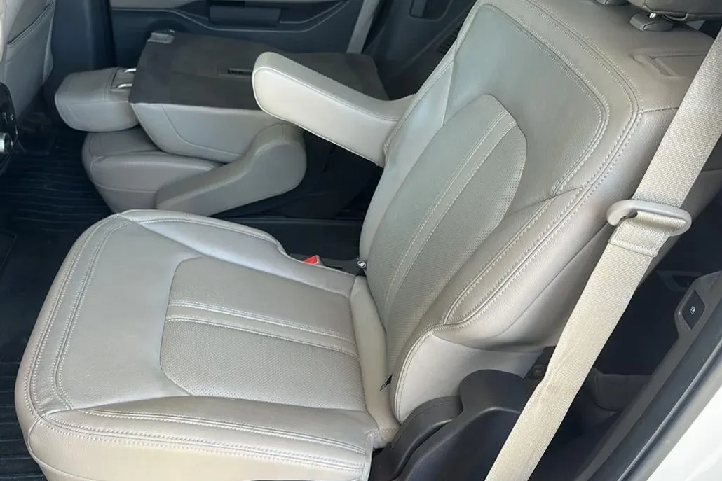 2019 Ford Expedition Limited photo 1