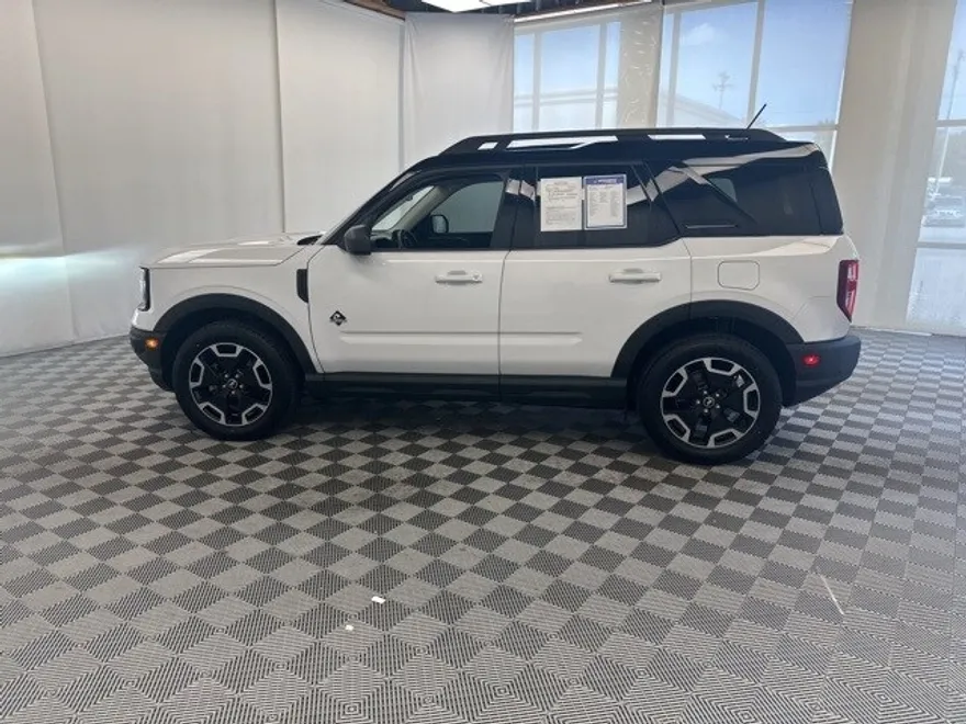 2022 Ford Bronco Sport Outer Banks photo 1