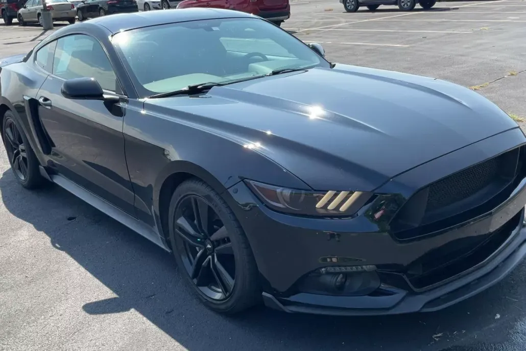 2017 Ford Mustang EcoBoost photo 1