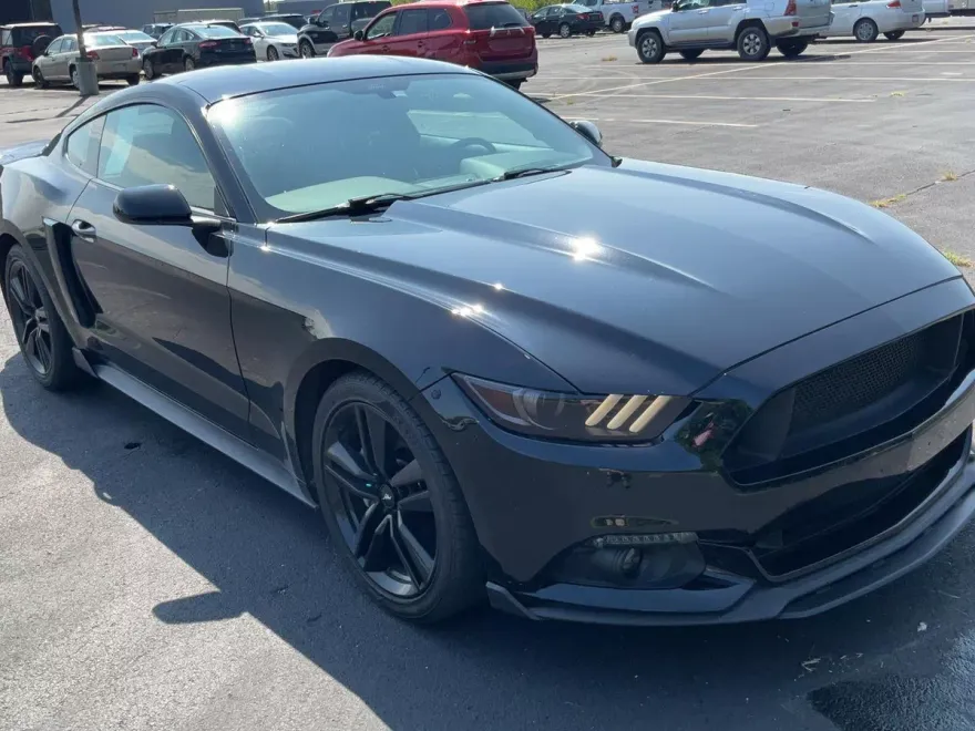 2017 Ford Mustang EcoBoost photo 1