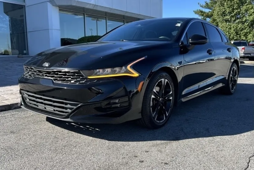 2021 Kia K5 GT-Line photo 1