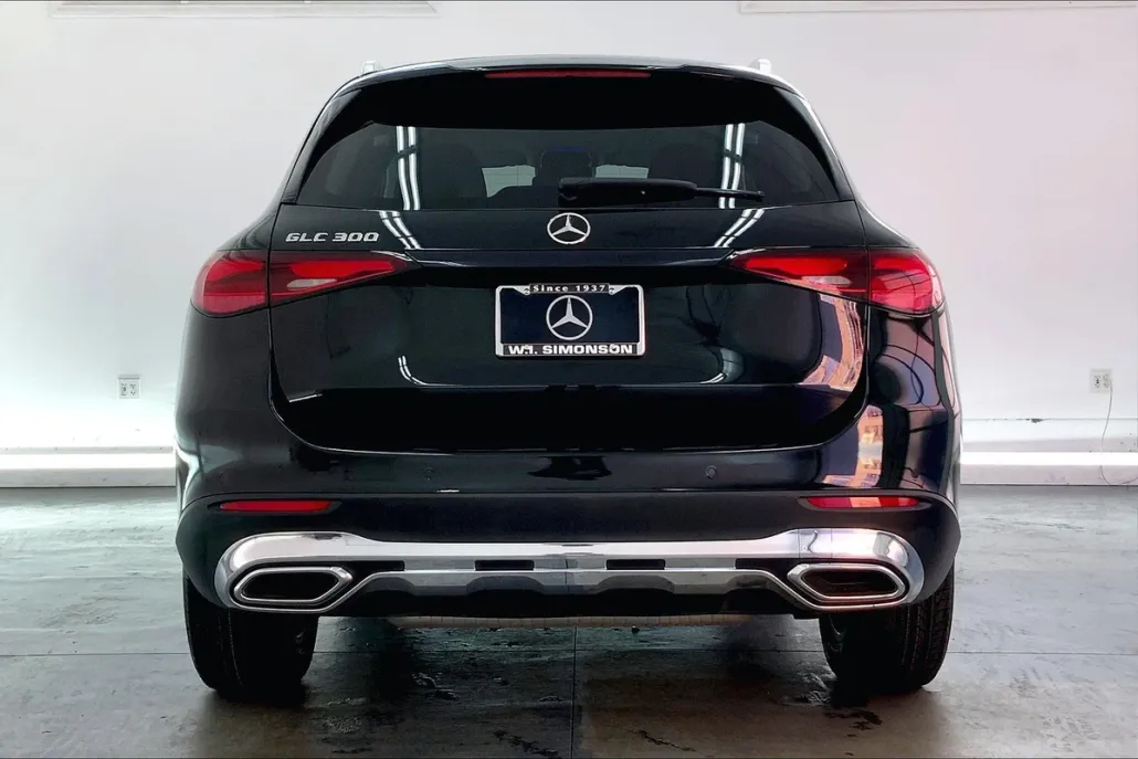 2023 Mercedes Benz GLC 300 photo 1