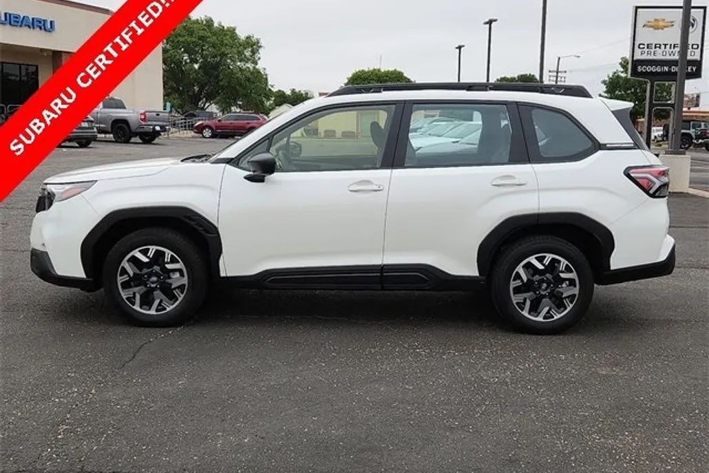 2025 Subaru Forester Base photo 1