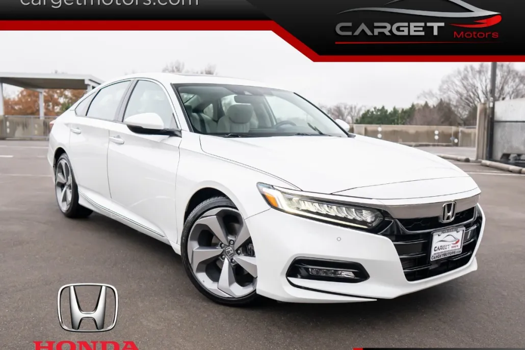 2018 Honda Accord Touring photo 1