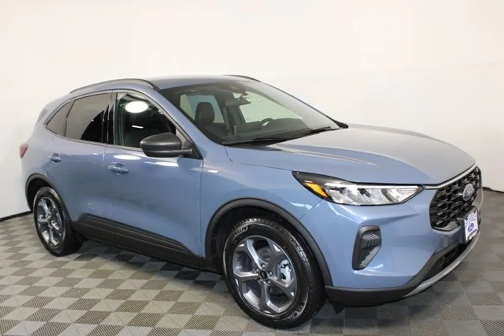 2025 Ford Escape ST-Line photo 1