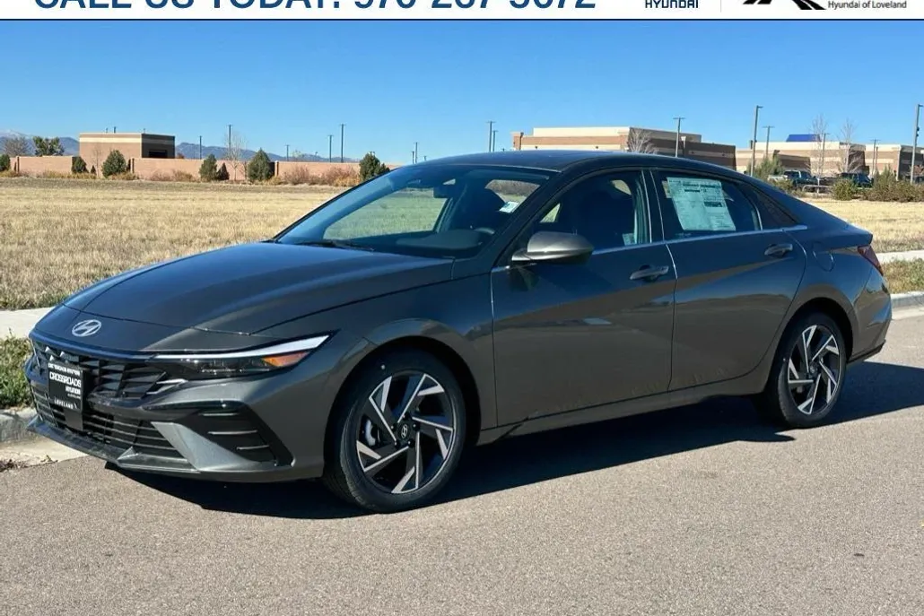 2025 Hyundai Elantra SEL Convenience photo 1