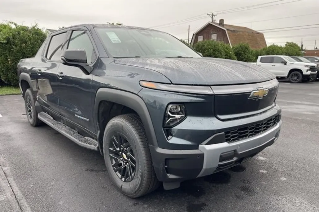 2026 Chevrolet Silverado EV LT photo 1