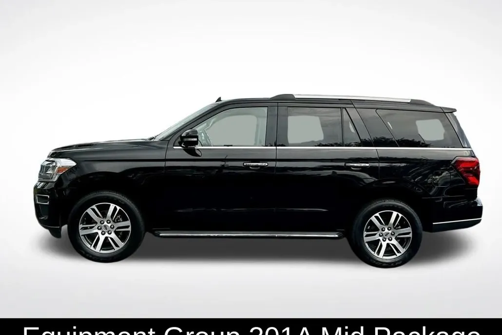 2022 Ford Expedition Limited photo 1