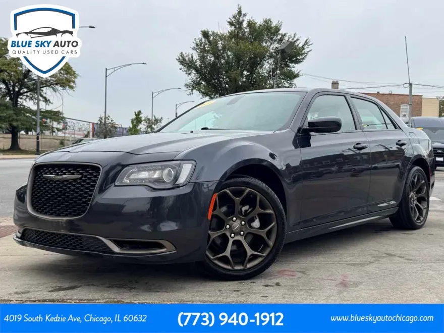 2019 Chrysler 300 photo 1