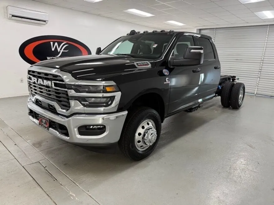 2025 Ram 3500 Tradesman photo 1