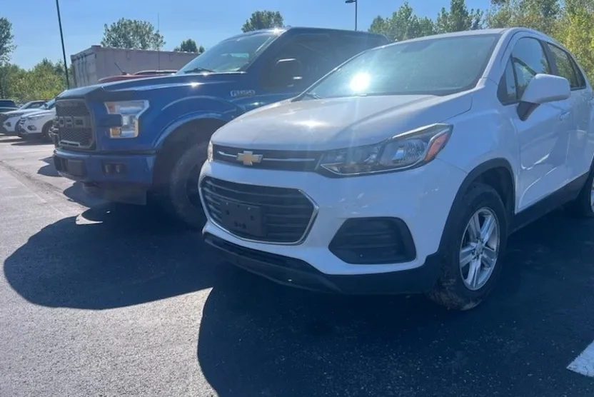2017 Chevrolet Trax LS photo 1