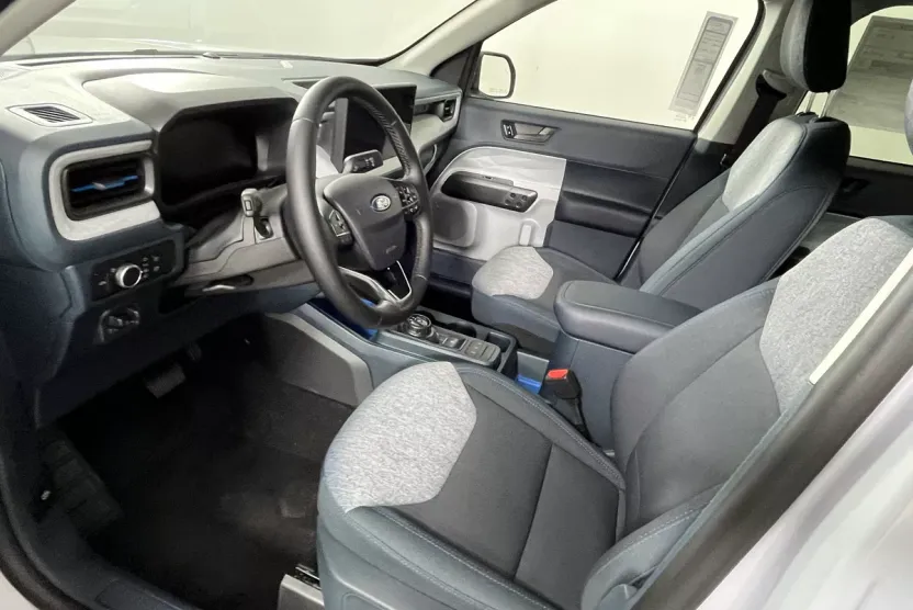 2025 Ford Maverick XLT photo 1