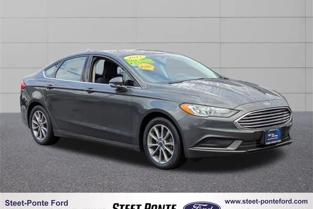 2017 Ford Fusion SE photo 1