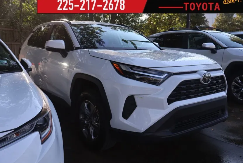 2024 Toyota RAV4 XLE photo 1
