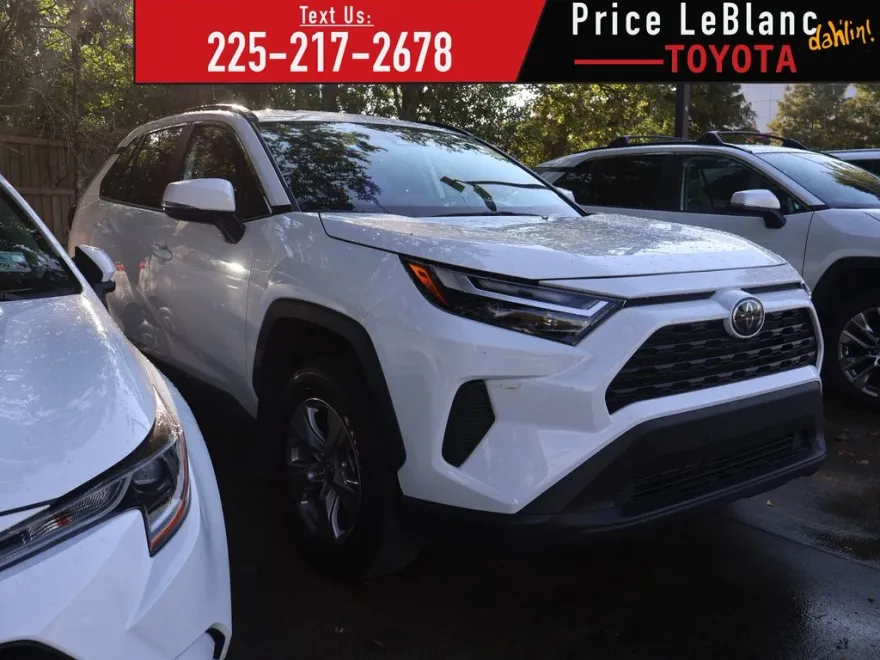 2024 Toyota RAV4 XLE photo 1