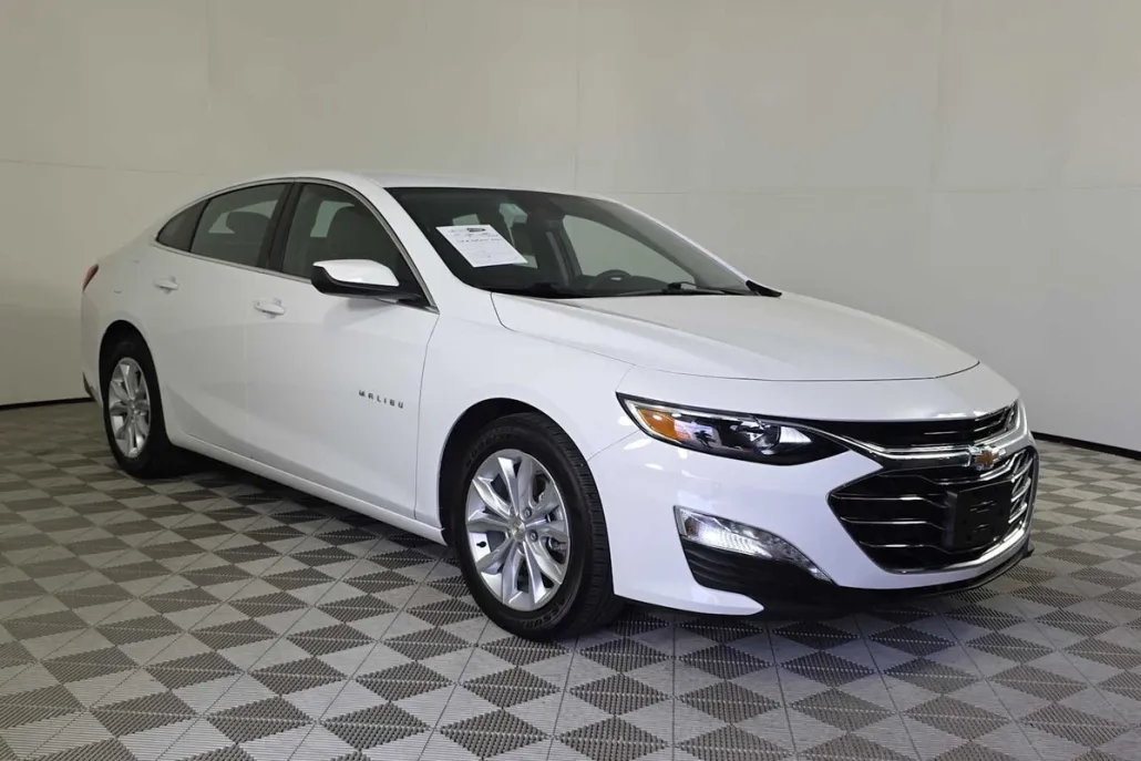 2024 Chevrolet Malibu 1LT photo 1