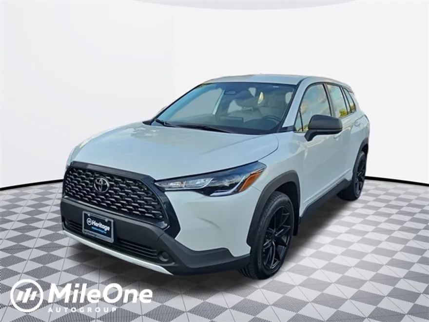 2024 Toyota Corolla Cross L photo 1